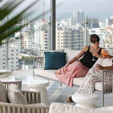 Hotel Courtyard By Marriott Santo Domingo Piantini Exterior foto