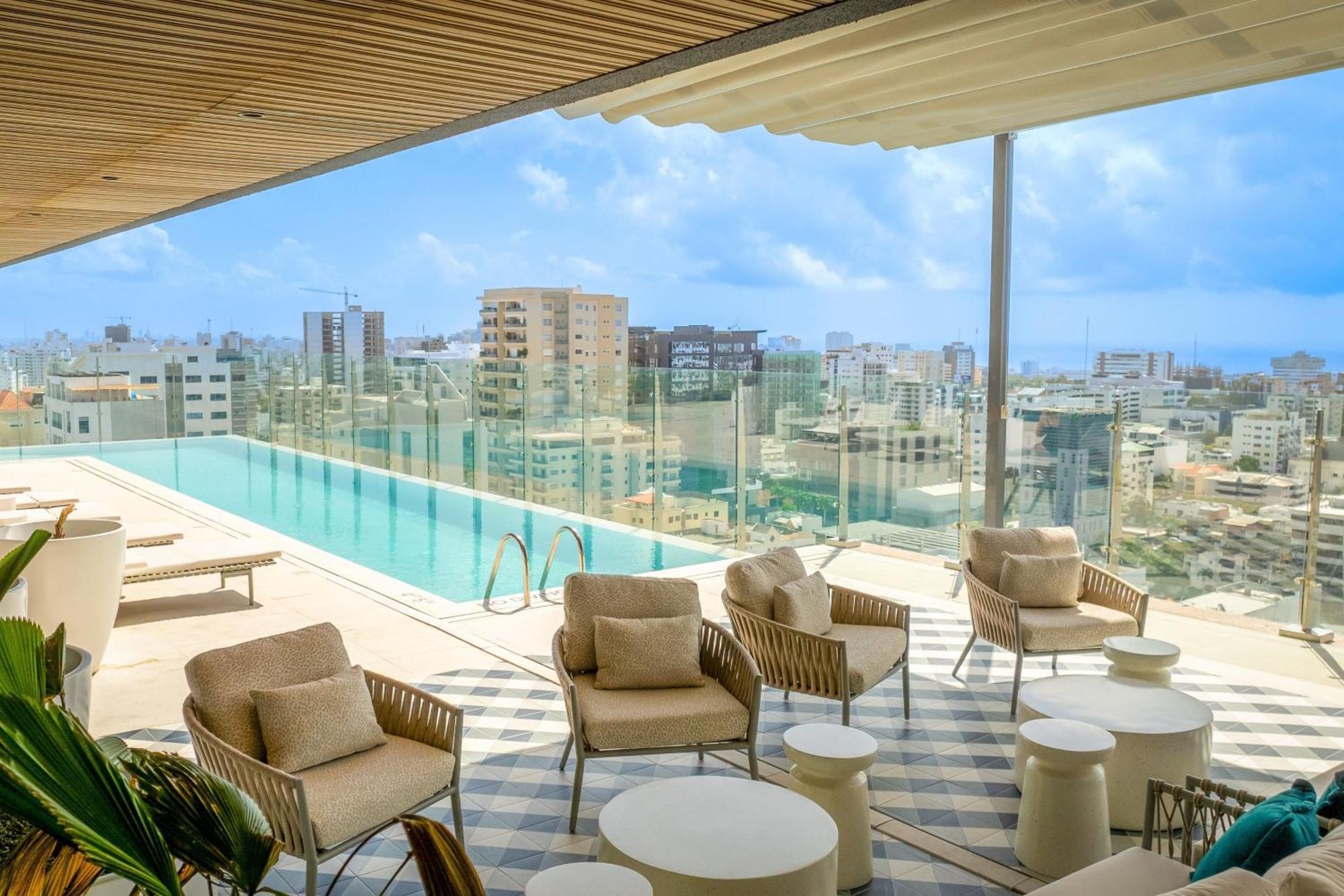 Hotel Courtyard By Marriott Santo Domingo Piantini Exterior foto