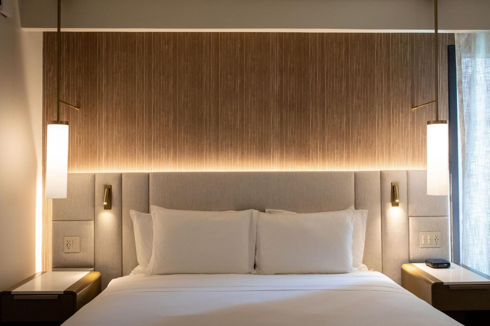 Hotel Courtyard By Marriott Santo Domingo Piantini Exterior foto