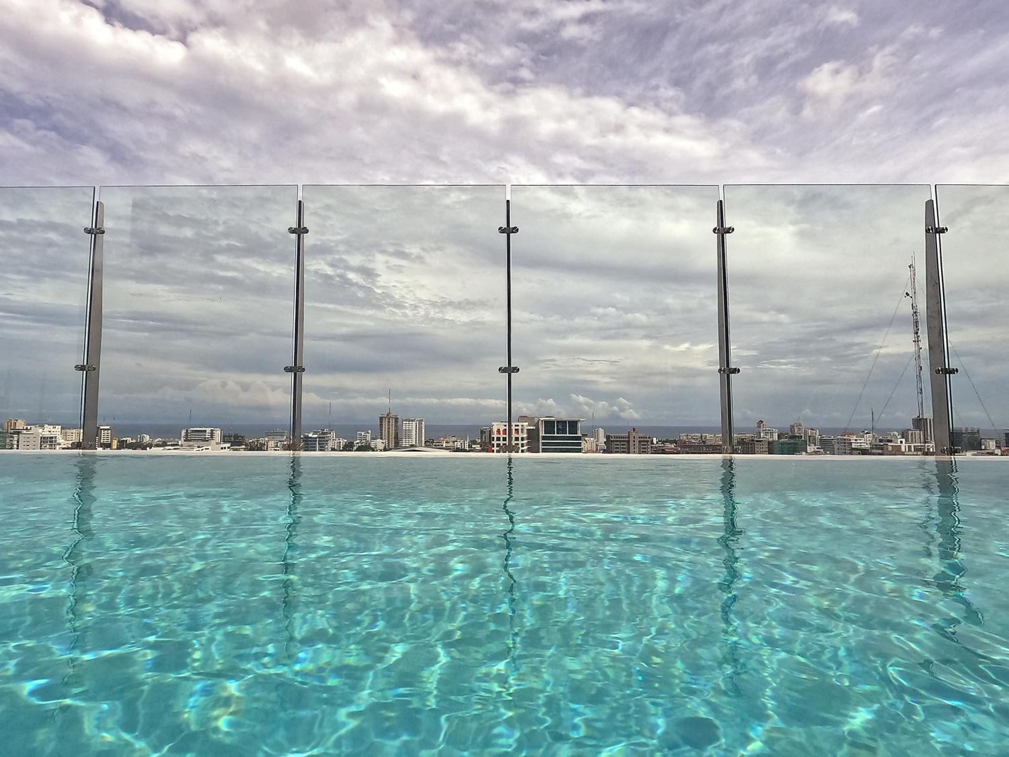 Hotel Courtyard By Marriott Santo Domingo Piantini Exterior foto