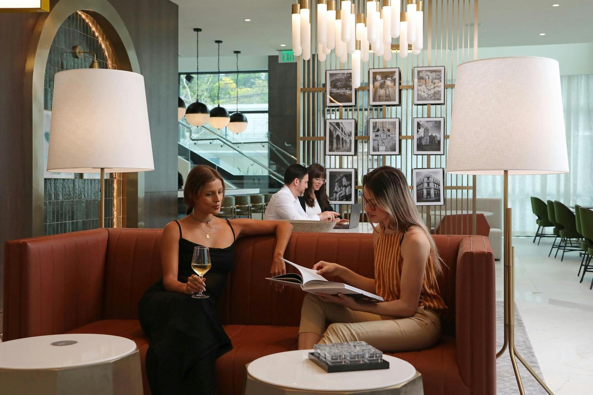 Hotel Courtyard By Marriott Santo Domingo Piantini Exterior foto