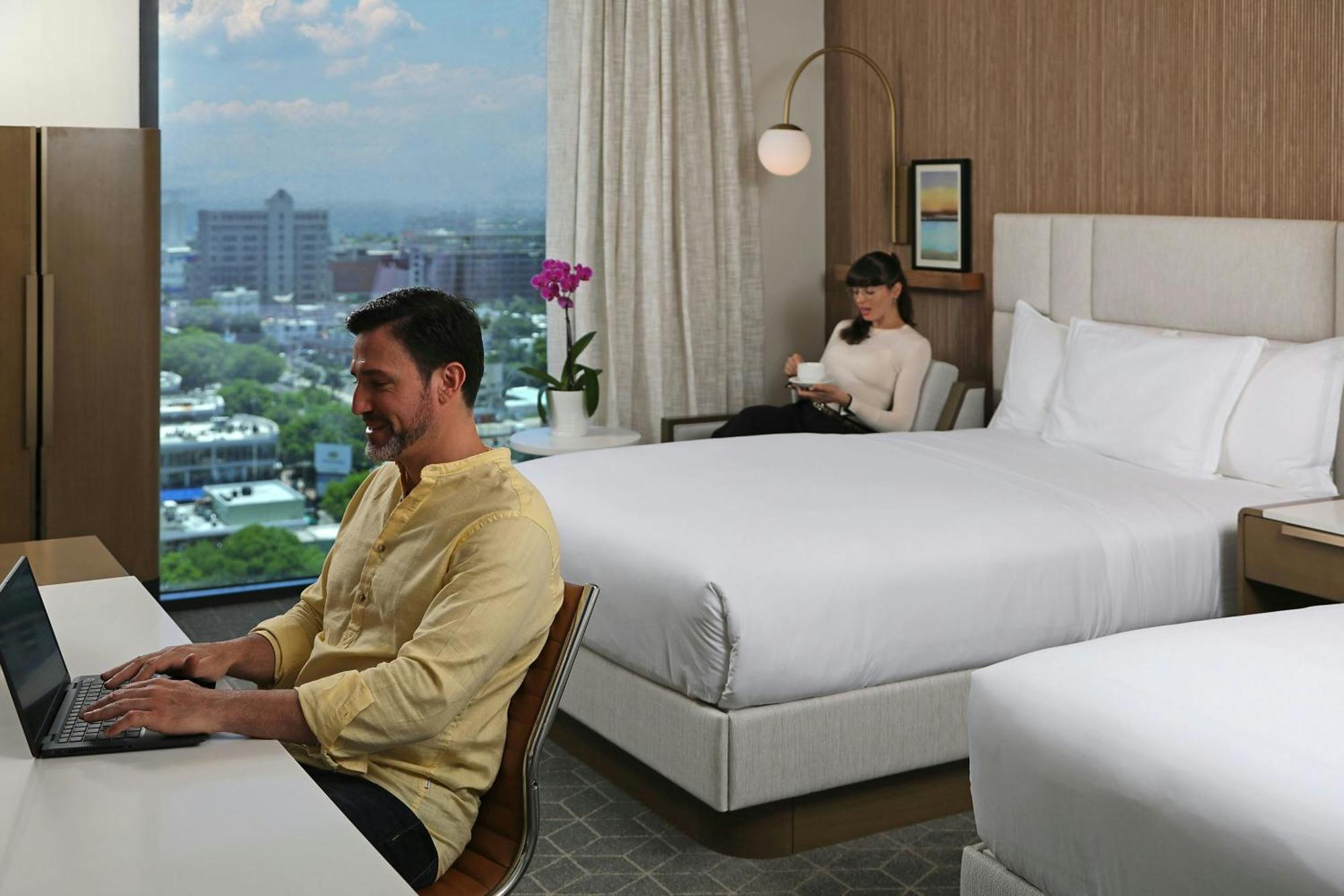 Hotel Courtyard By Marriott Santo Domingo Piantini Exterior foto